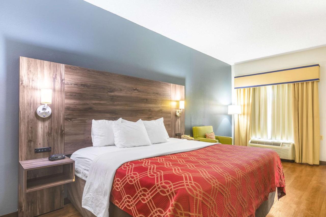 Royal Palms Inn Стокбридж Экстерьер фото