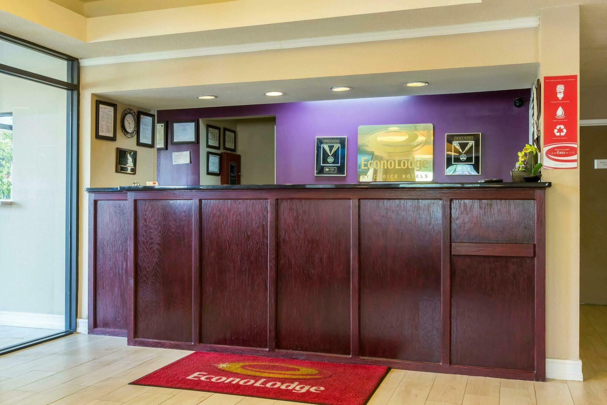 Royal Palms Inn Стокбридж Экстерьер фото